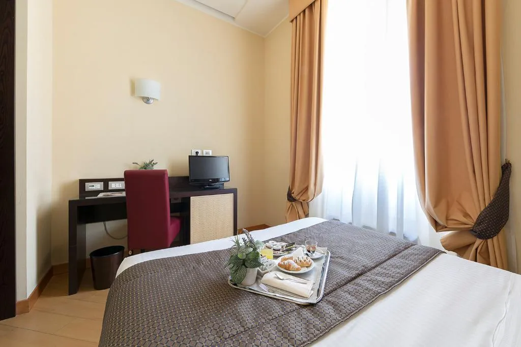 DOUBLE ECONOMY Room, Naples, Naples