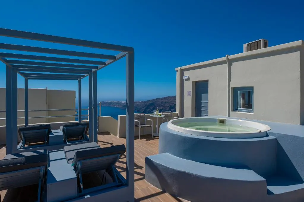 SUITE GRAND Room, Gizis Cliffside Suites, Santorini