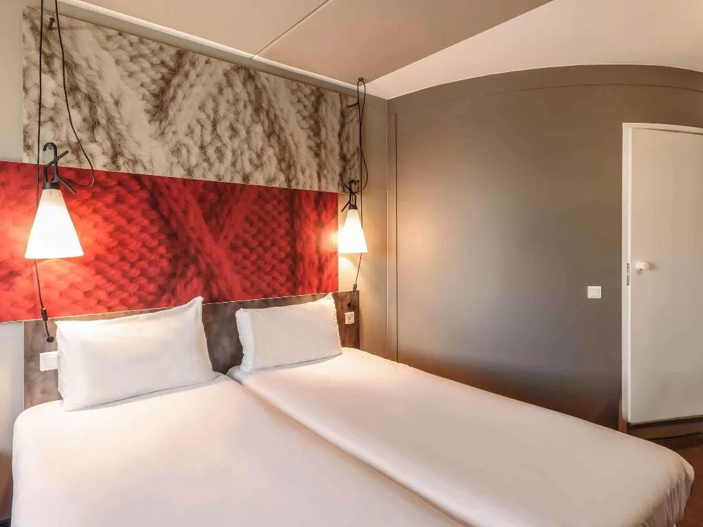 TRIPLE STANDARD Room, Ibis Amsterdam City West, Amsterdam