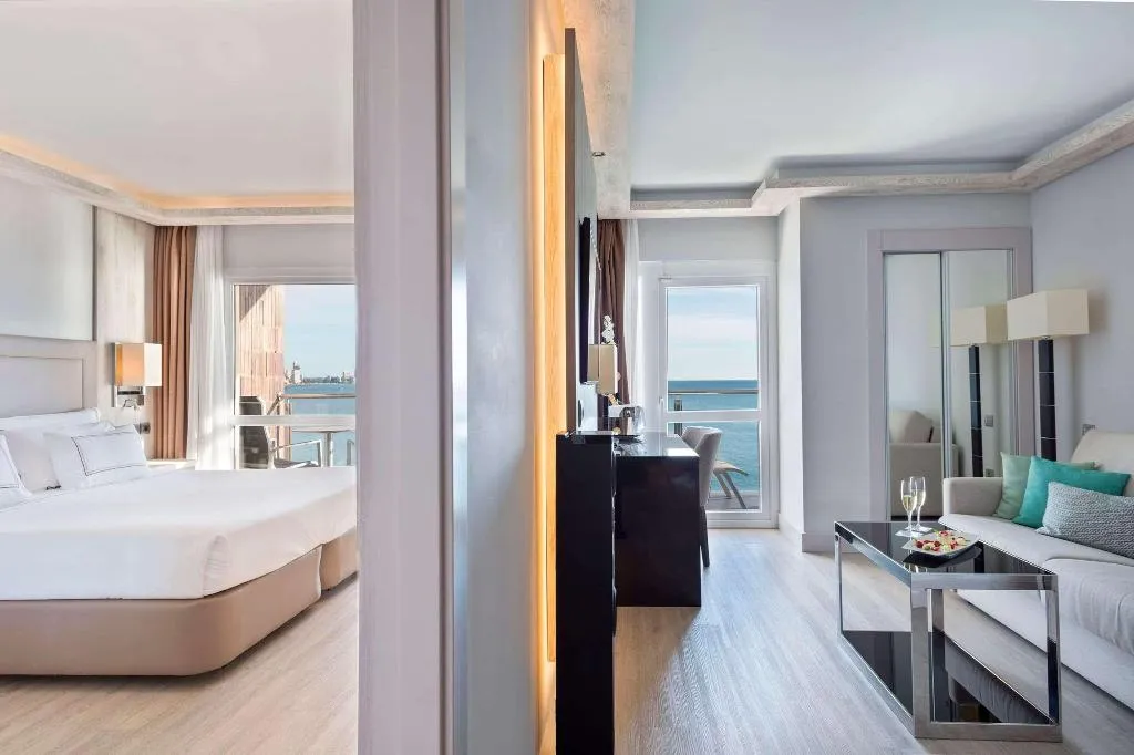 JUNIOR SUITE SEA VIEW Room, The Level Melia Alicante - Adults Only +18, Costa Blanca