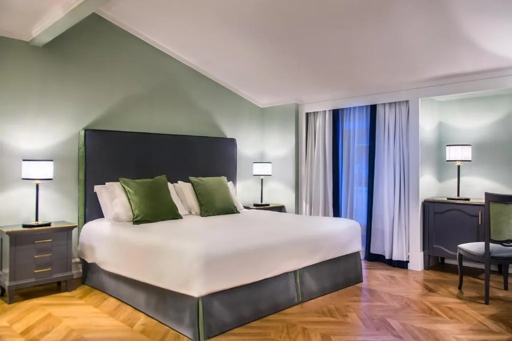 Double or Twin STANDARD Room, Grand Hotel Santa Lucia, Naples