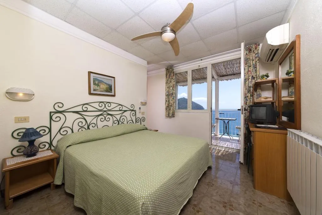 Room, La Palma, Naples