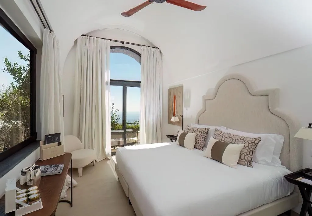 Room, Furore Grand Hotel, Naples