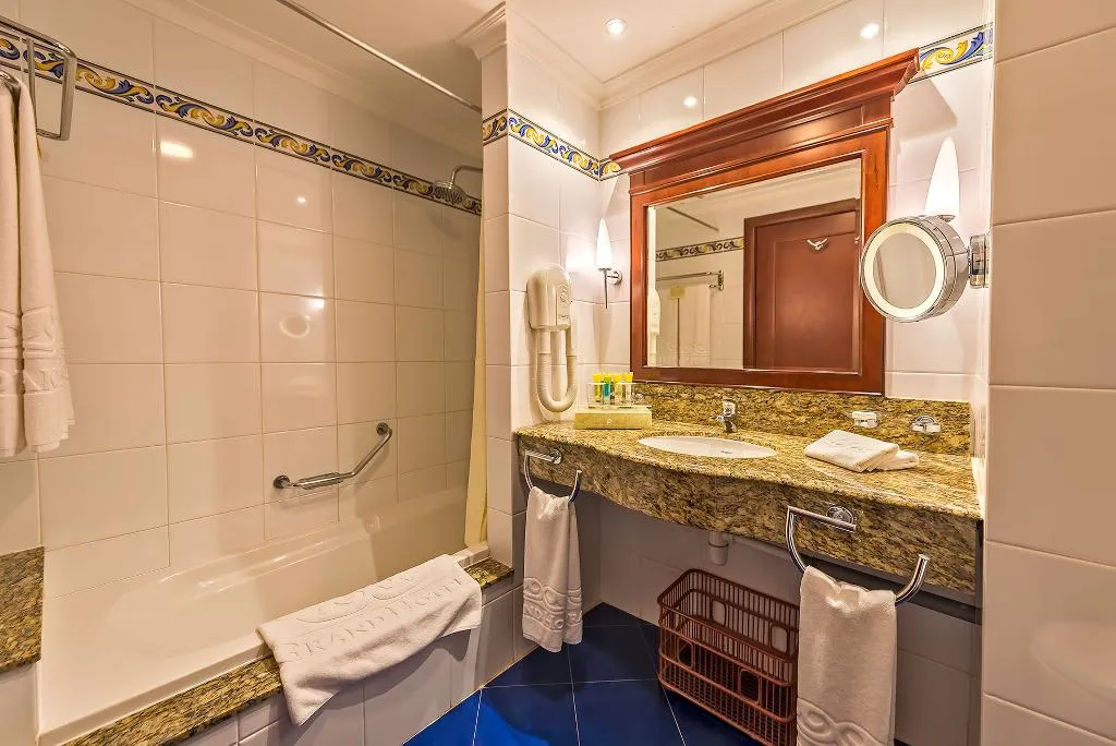 DOUBLE SUPERIOR Room, Grand Hotel Gozo, Gozo