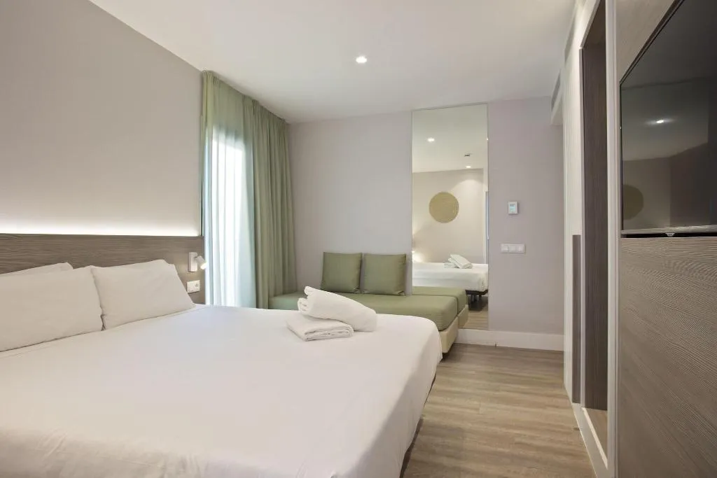 TRIPLE STANDARD Room, Niu Barcelona, Barcelona