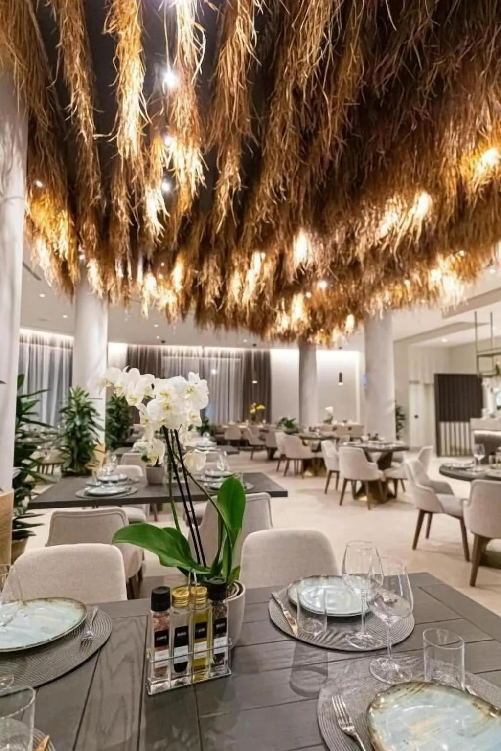 Restaurant, Mazarine Hotel, Kavaje