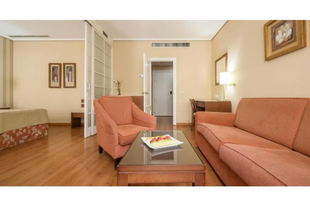 FAMILY ROOM STANDARD Room, Ilunion Alcora Sevilla, Seville