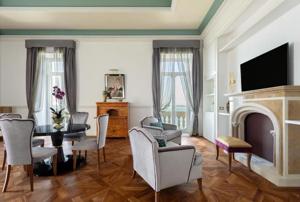 SUITE Presidential Room, Grand Hotel Des Étrangers, Catania