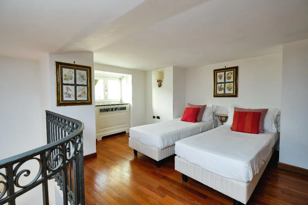 QUADRUPLE STANDARD Room, Botanico San Lazzaro, Naples