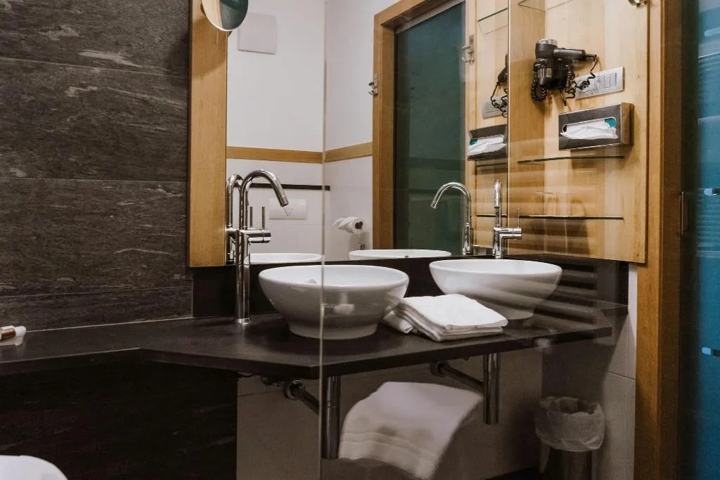 Room, Lac Salin Spa & Mountain Resort, Milan
