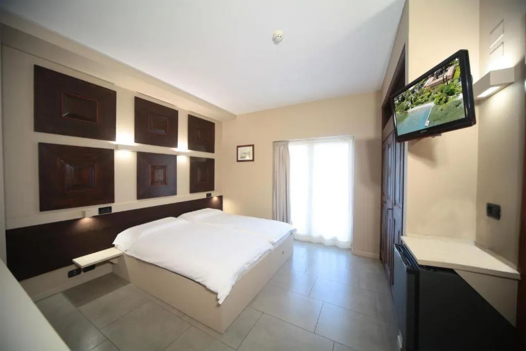 Double or Twin CLASSIC Room, La Paül, Milan