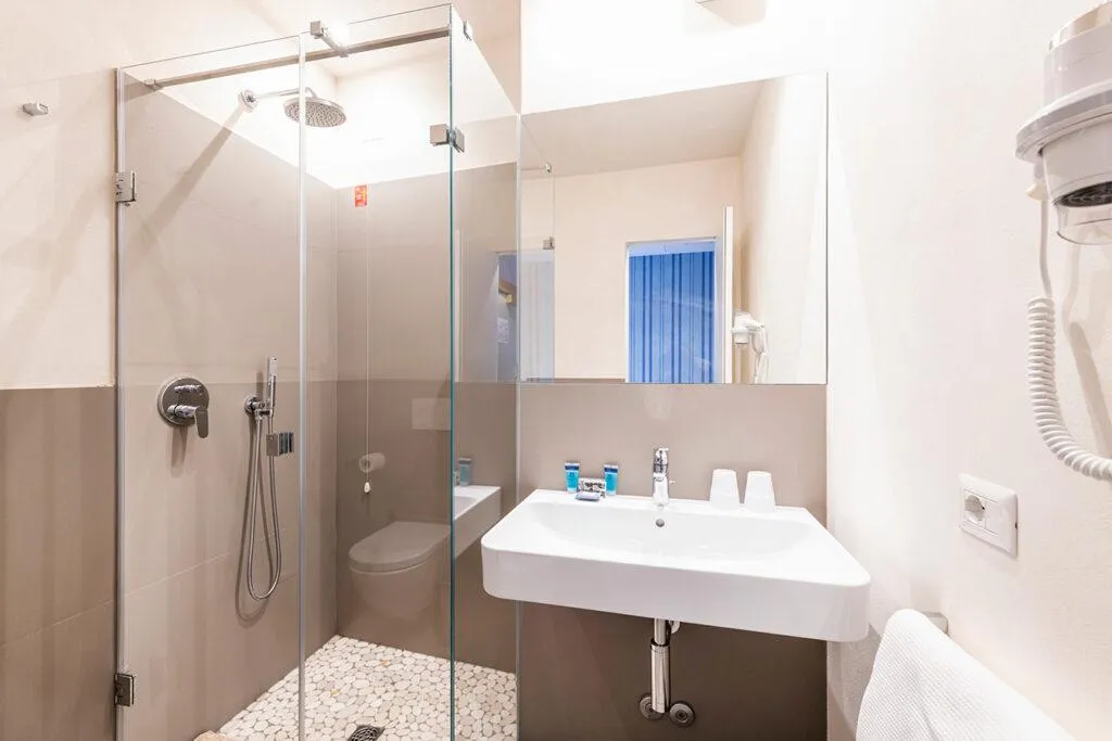 TRIPLE SUPERIOR LAKE VIEW Room, Metropole Suisse, Milan
