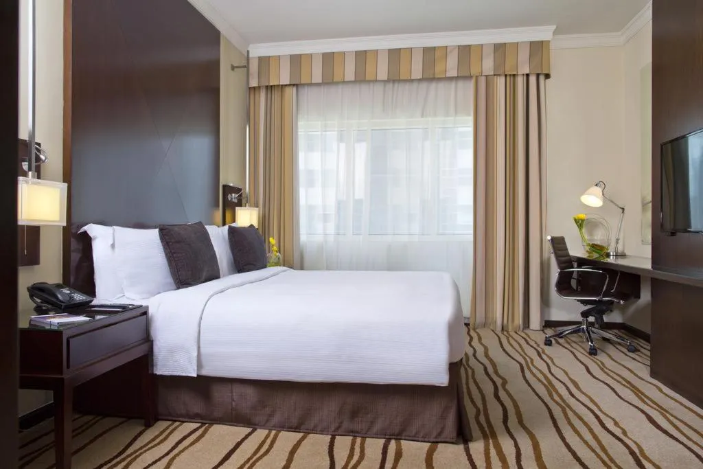 SUITE PREMIUM Room, Radisson Blu Hotel Dubai Barsha Heights, Dubai
