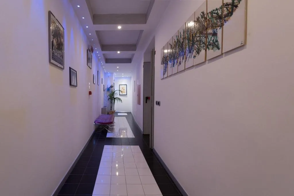Lobby, Palazzo Ferraioli, Naples