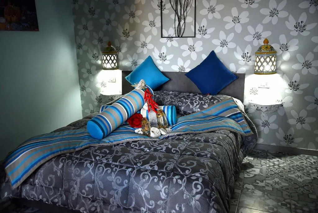 Room, B&B Le Cycas, Naples