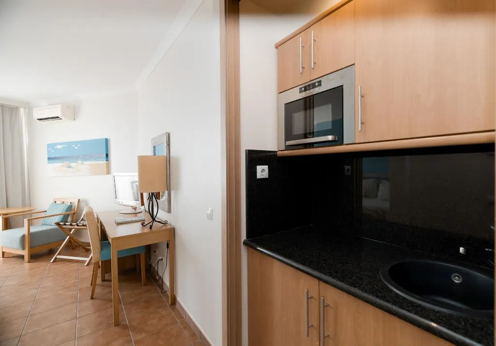 SINGLE DELUXE LAND VIEW Room, Pestana Viking Beach & Golf Resort, Algarve