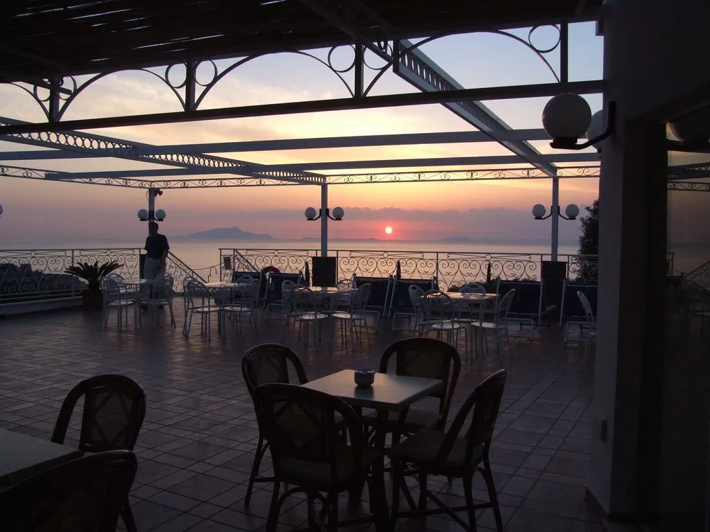 General view, Dania, Naples