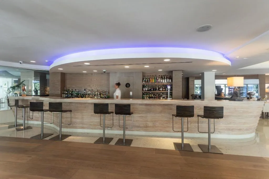 Bar, Alasia Hotel, Cyprus