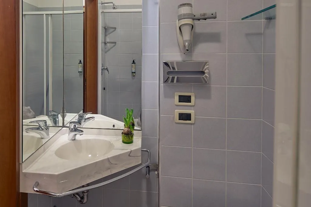 Double or Twin ECONOMY Room, UNA HOTELS Ala Venezia - Adults +16, Venice