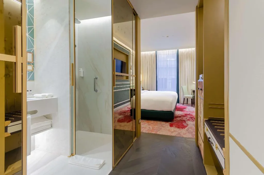 Room, The Emerald House Lisbon, Curio Collection by Hilt, Lisbon