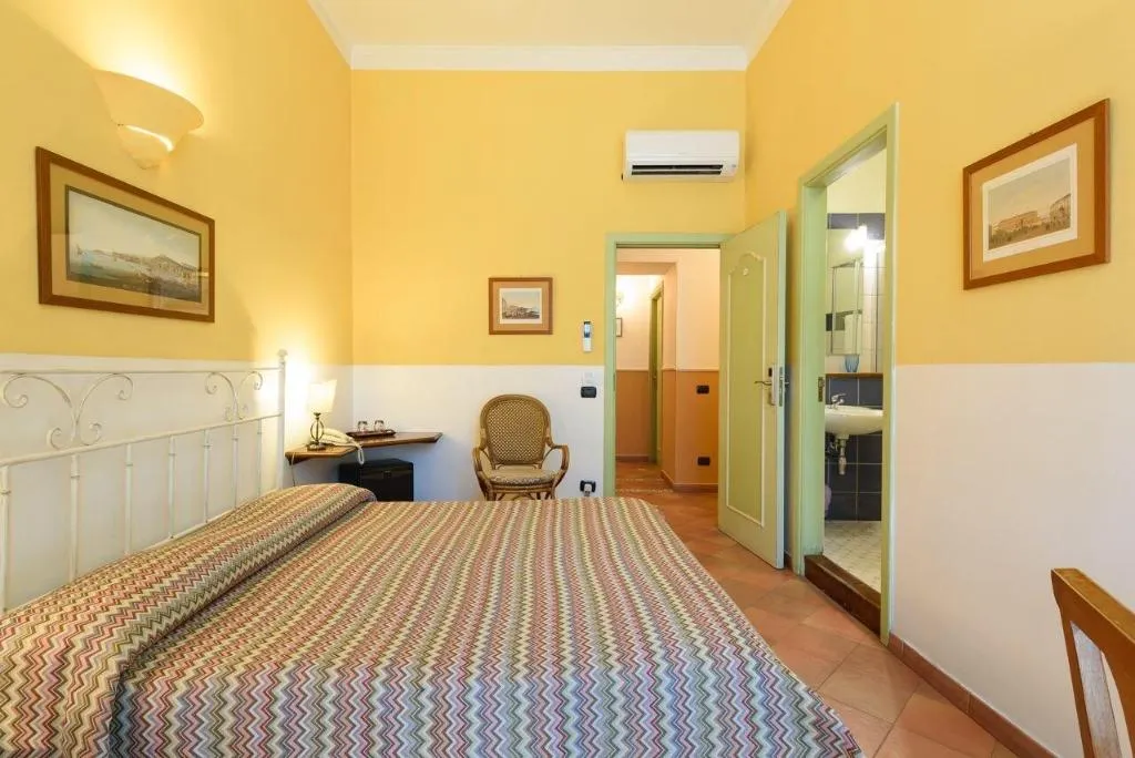 Room, Mergellina, Naples