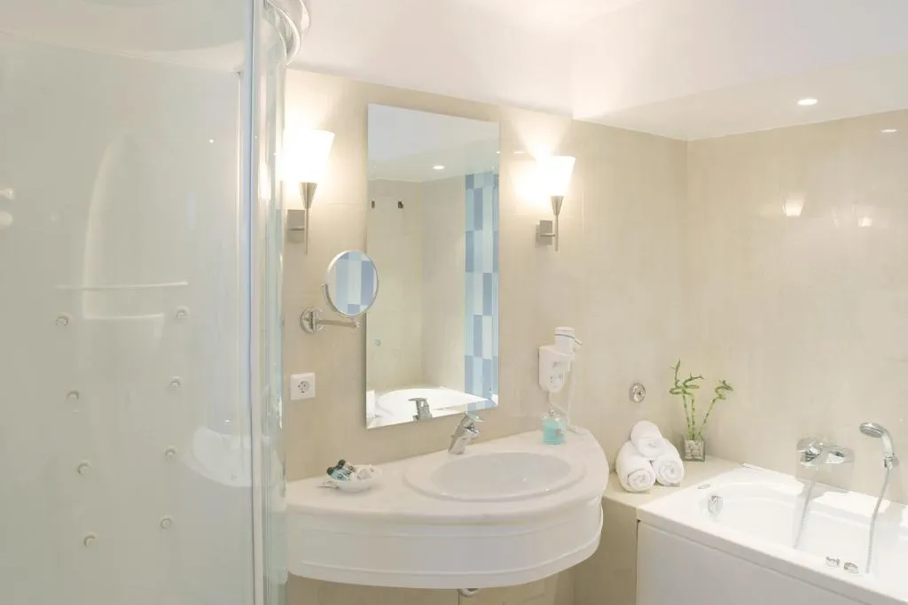 SINGLE SUPERIOR Room, Petasos Beach Resort & Spa, Mykonos