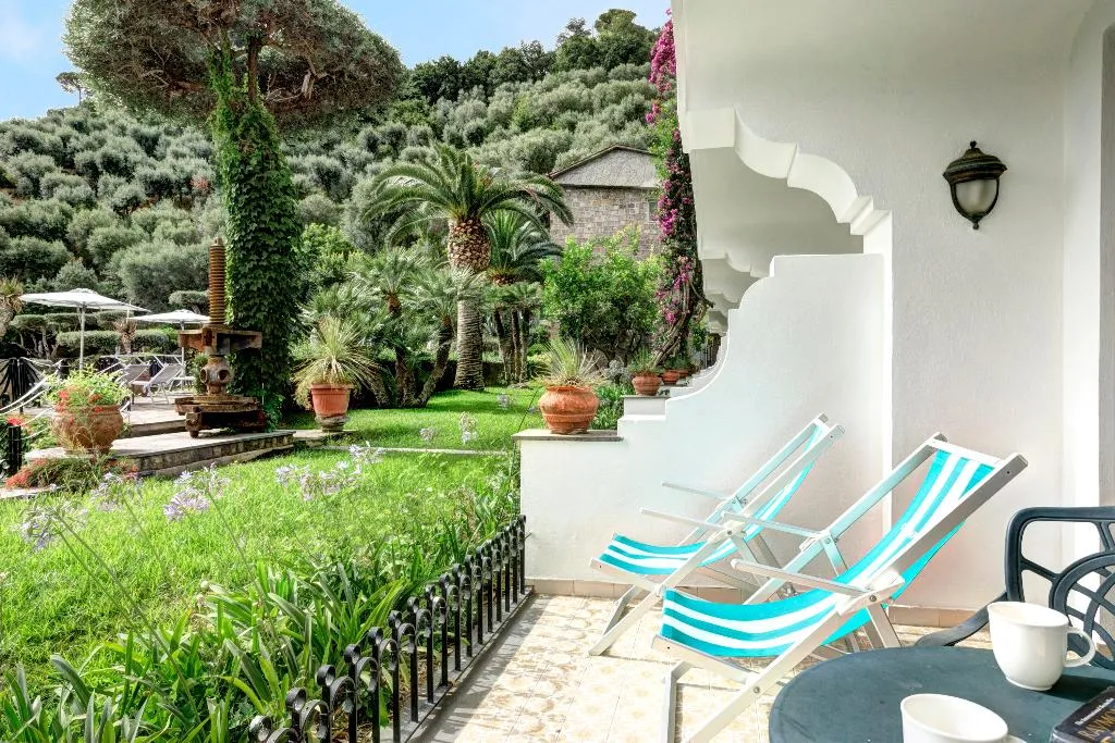 DOUBLE DELUXE PARTIAL OCEAN VIEW Room, Grand Hotel Capodimonte, Naples