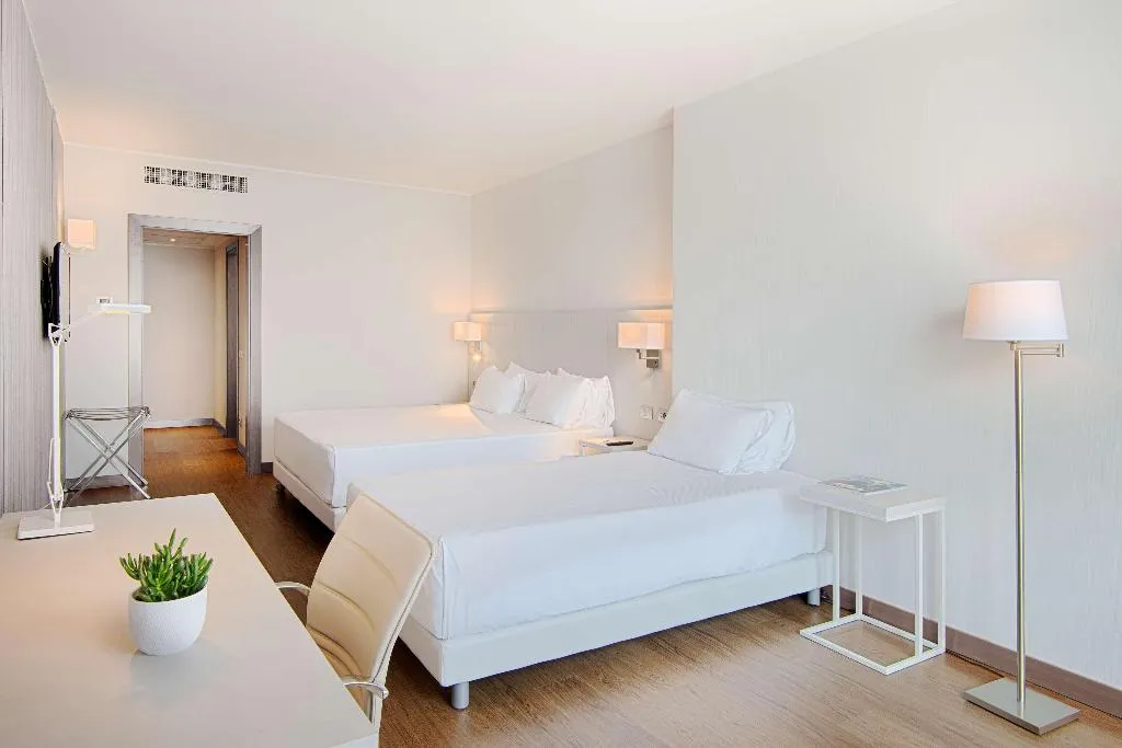 TRIPLE STANDARD Room, NH Lecco Pontevecchio, Milan