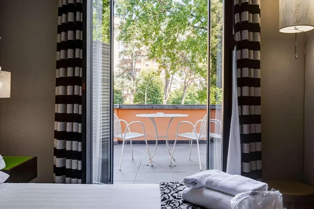 DOUBLE DELUXE Room, Best Western Cinemusic Hotel, Naples