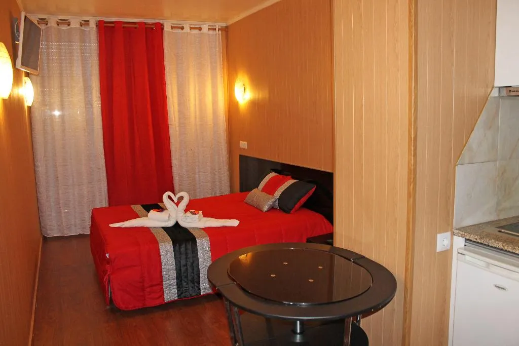 STUDIO ONE BED Room, Monte Carlo Love Porto, Porto