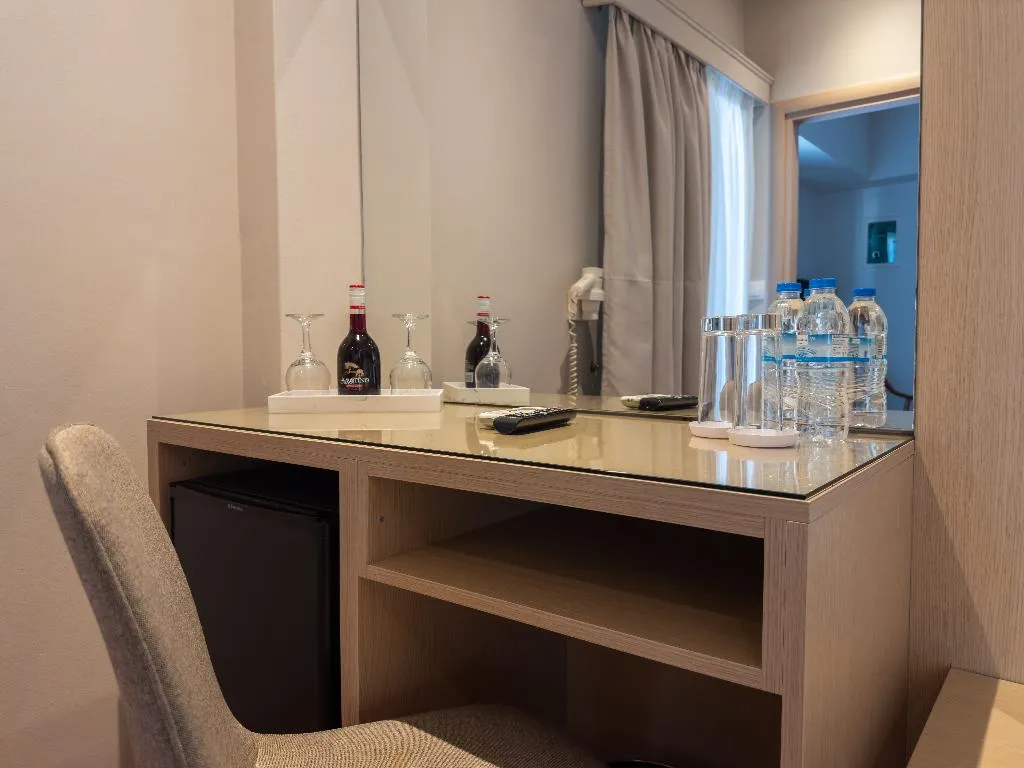 QUADRUPLE STANDARD Room, Anemoni, Athens