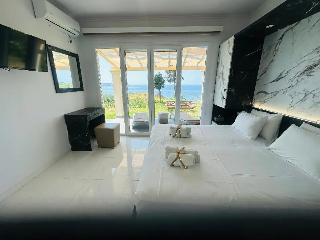 QUADRUPLE TWO BEDROOMS ONE BATHROOM Room, Nikos Apartments Corfu, Corfu