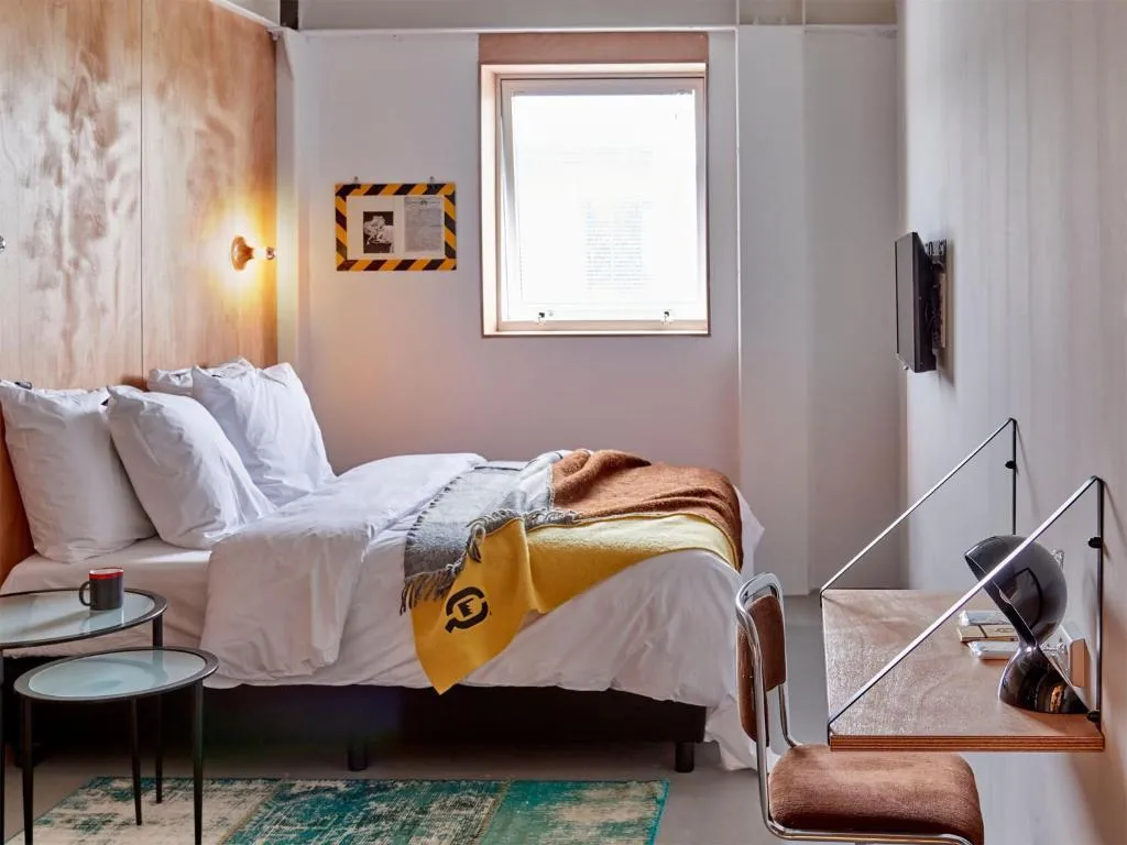 DOUBLE STANDARD Room, Q-Factory Hotel, Amsterdam