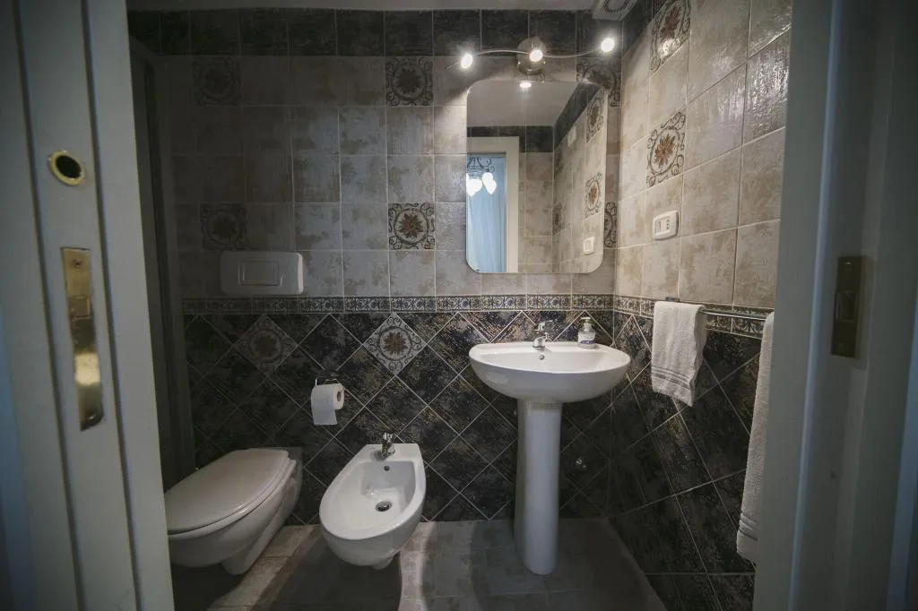 Room, Area Angioina Suites, Naples