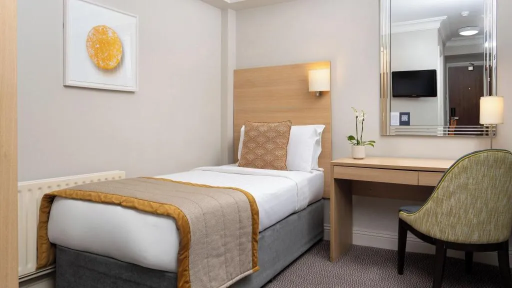 SINGLE STANDARD Room, The Fleet Hotel, Dublin