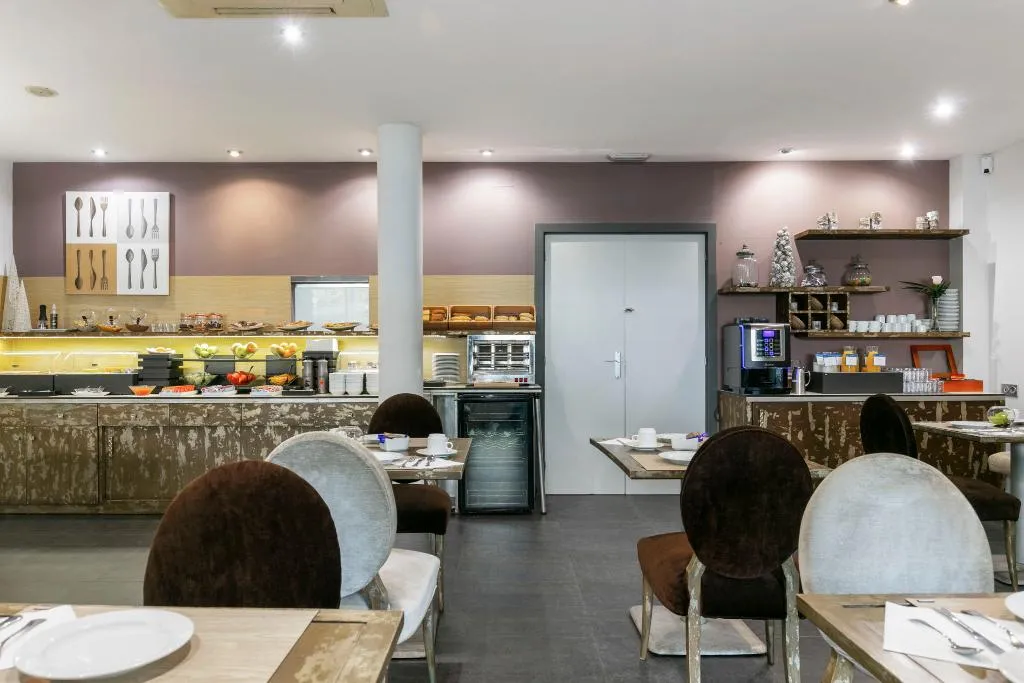 Restaurant, Globales Acis & Galatea Hotel, Madrid