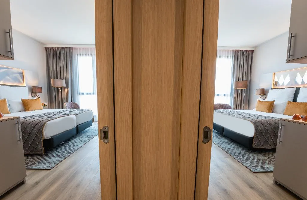 FAMILY ROOM CAPACITY 4 Room, Leonardo Royal Hotel Barcelona Fira, Barcelona