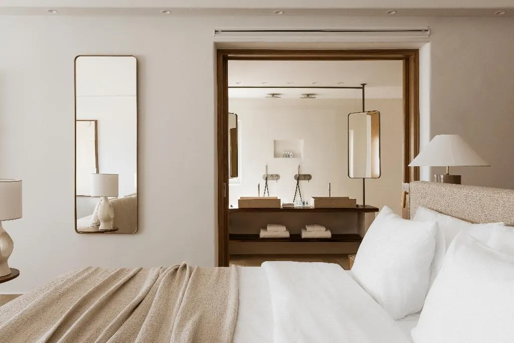 SUITE GRAND Room, Amaria Beach Resort, Athens