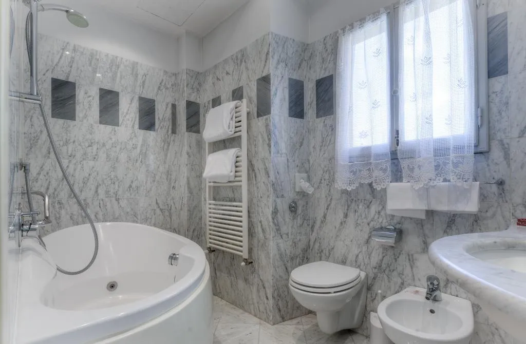 QUADRUPLE CLASSIC Room, Palazzo Dal Borgo, Florence