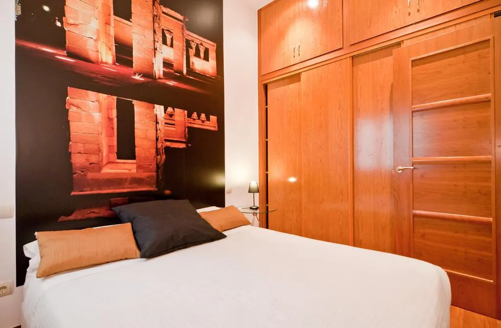 APARTMENT CAPACITY 4 Room, Smartr Madrid Atocha, Madrid