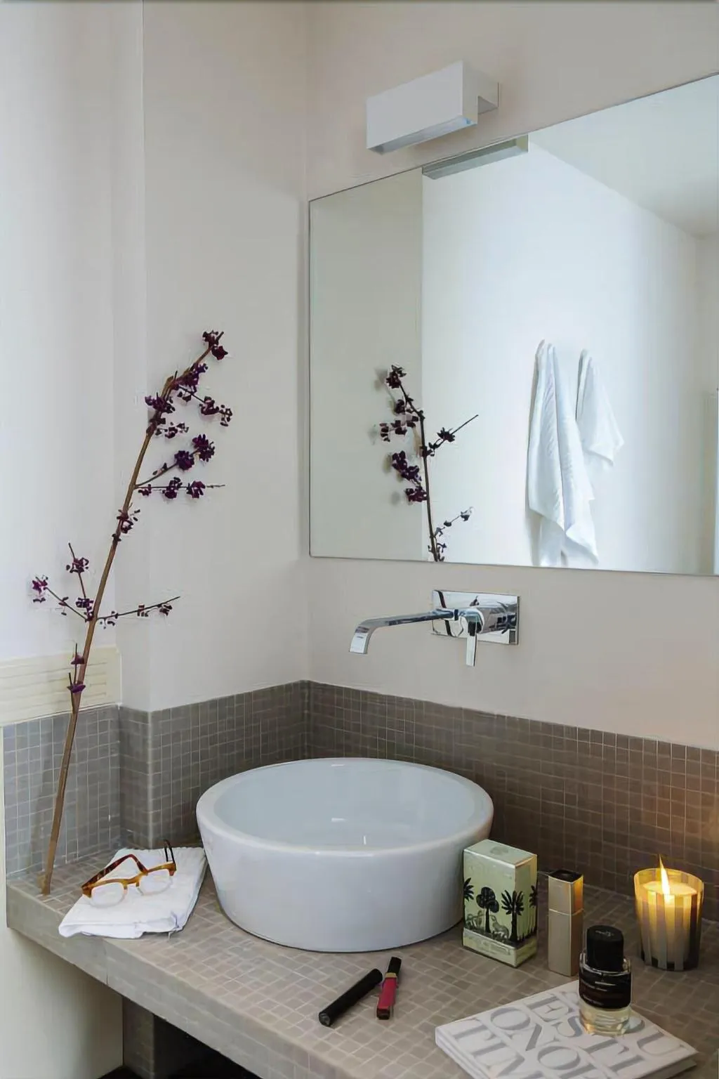 Room, Mynavona, Rome