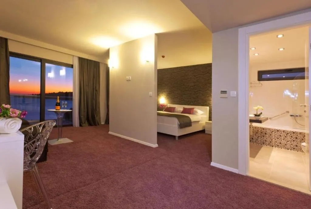 SUITE DELUXE SEA VIEW WITH BALCONY Room, Boutique Hotel Life, Split