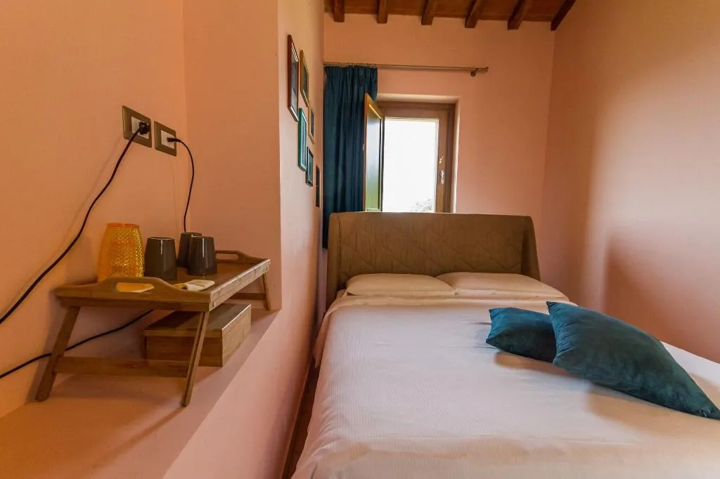Room, Tenuta Borgo Santa Cecilia, Umbria
