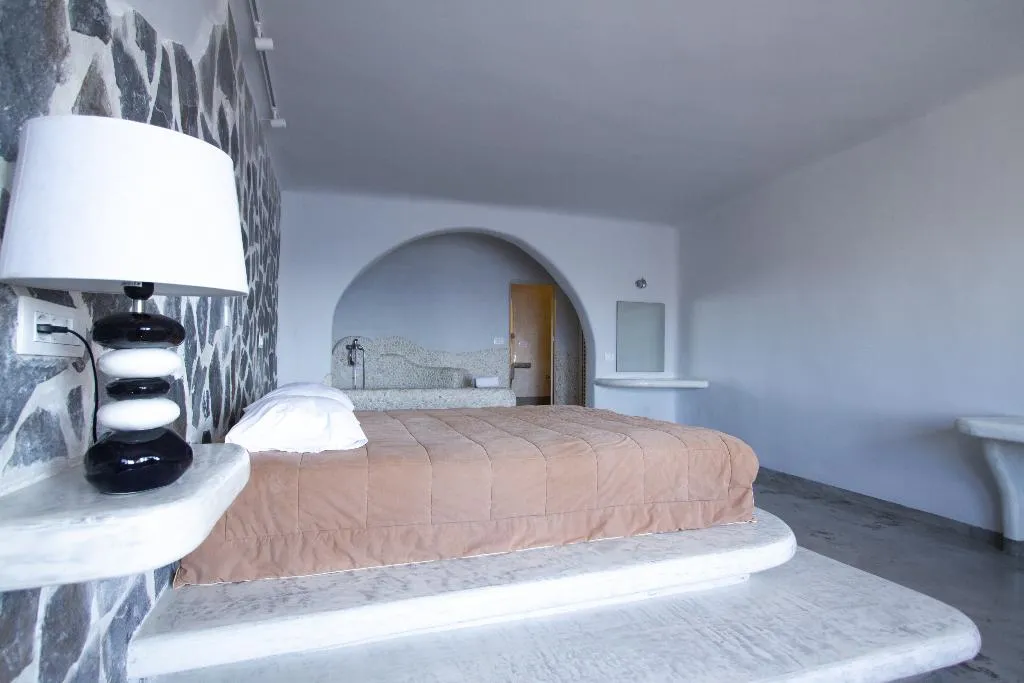 SUITE EXECUTIVE SEA VIEW Room, Suites of the Gods Cave Spa, Santorini