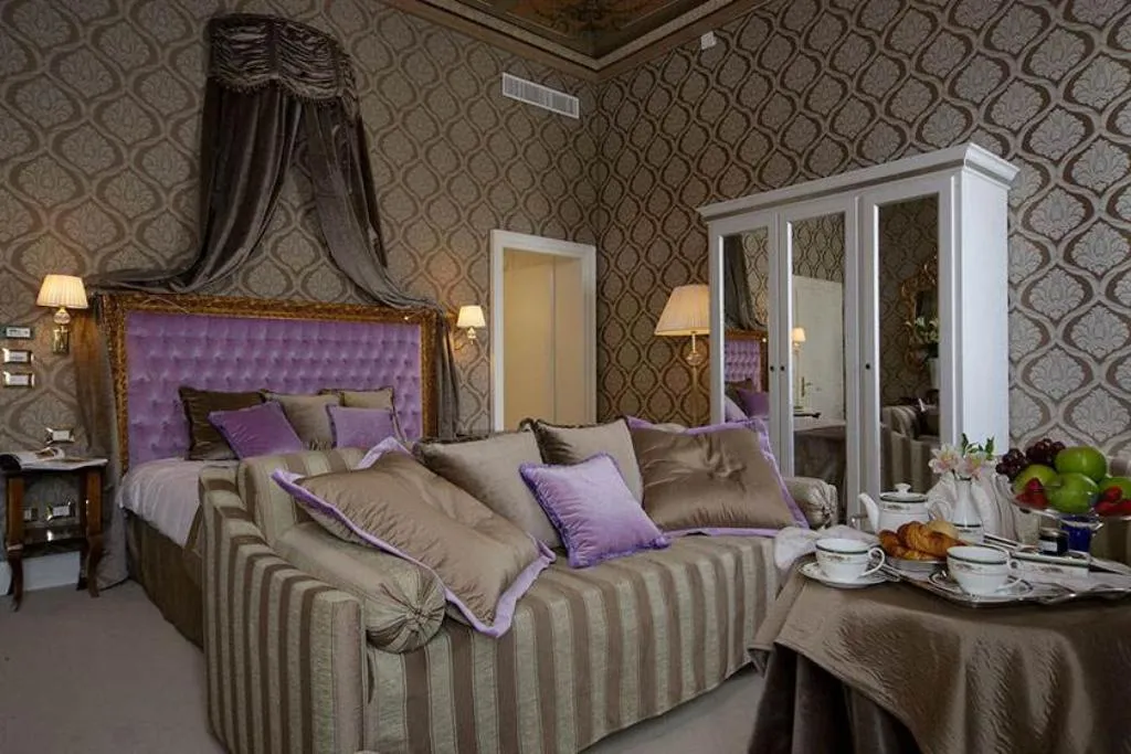 QUADRUPLE STANDARD Room, Ca' dei Conti, Venice