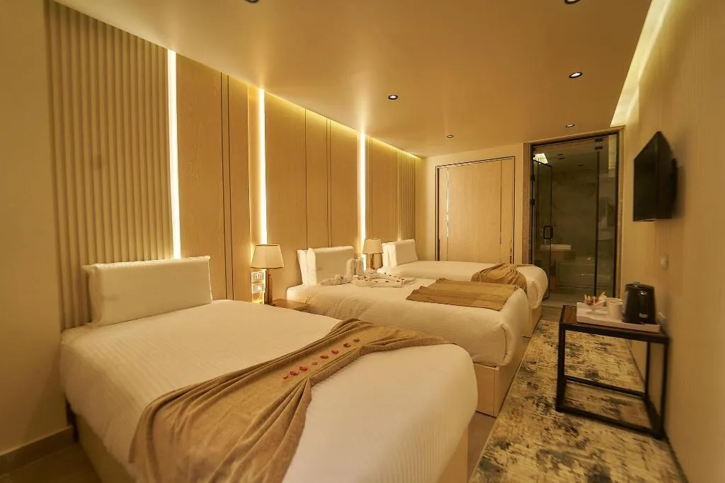 Room, Gold's Pyramids Hotel, Cairo