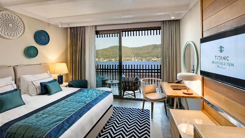 FAMILY ROOM SEA VIEW Room, Titanic Luxury Collection Bodrum, Bodrum