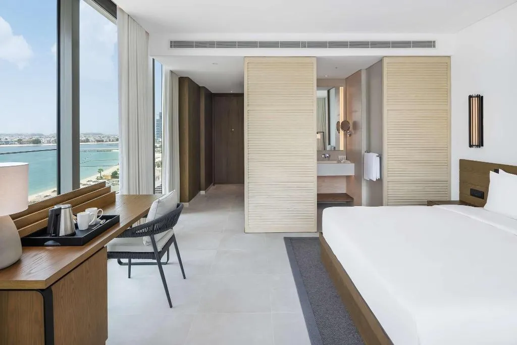 Room, Radisson Beach Resort Palm Jumeirah, Dubai