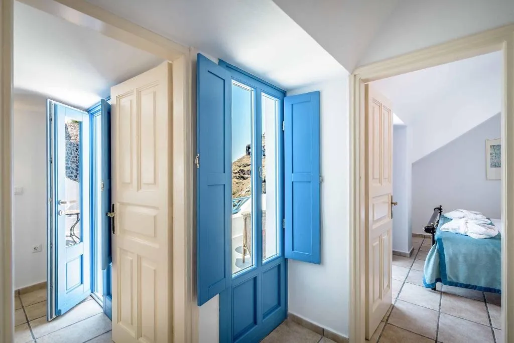 Room, Golden Grey Goose, Santorini