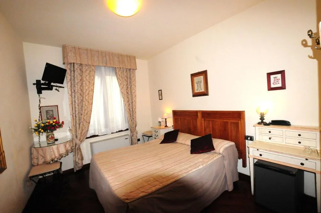 Room, Locanda De Ciompi B&B, Florence